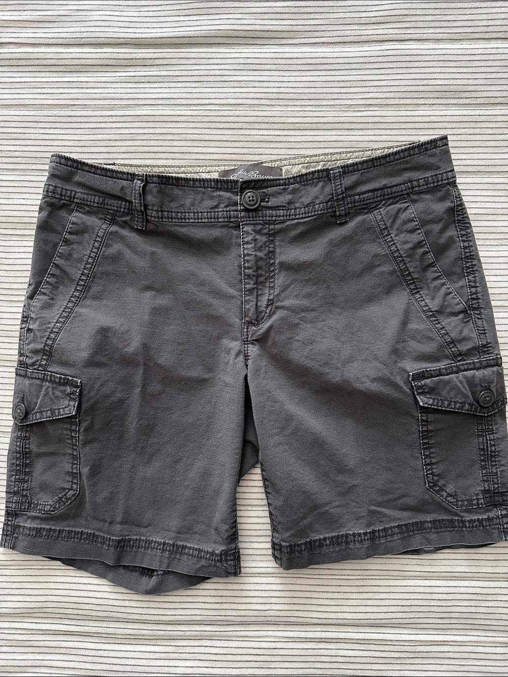 Eddie Bauer Charcoal Gray Stretch Cotton Ripstop Cargo Shorts 7”